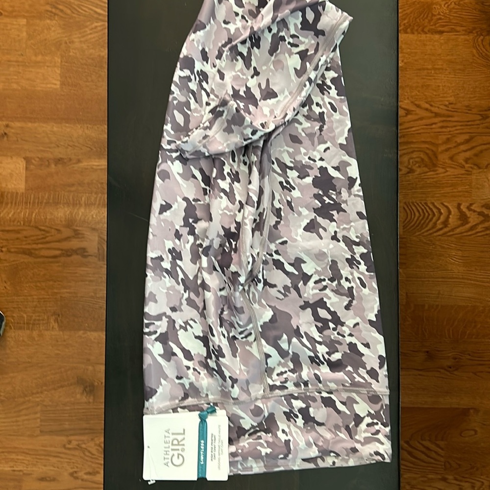 Gorgeous never worn Athleta Girl chit chat tight-legging